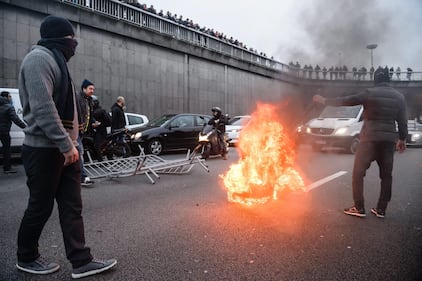 Guerriglia a Parigi contro Uber 10