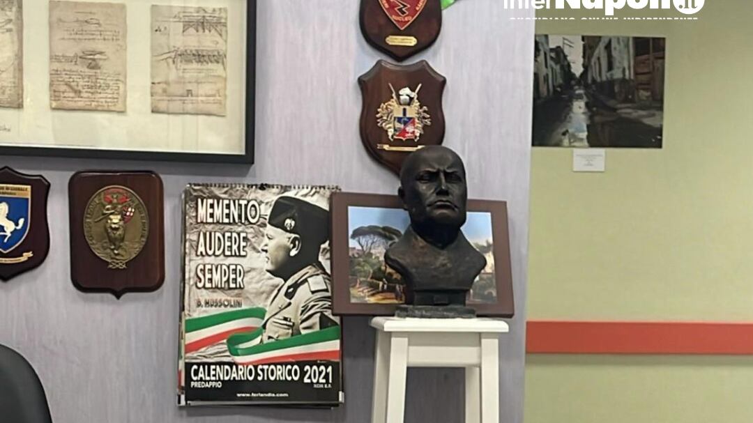 Napoli, all'ospedale Cardarelli spunta il busto di Mussolini