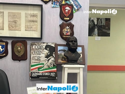 Napoli, all'ospedale Cardarelli spunta il busto di Mussolini
