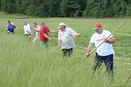 In Bielorussia vita agreste per Depardieu 8