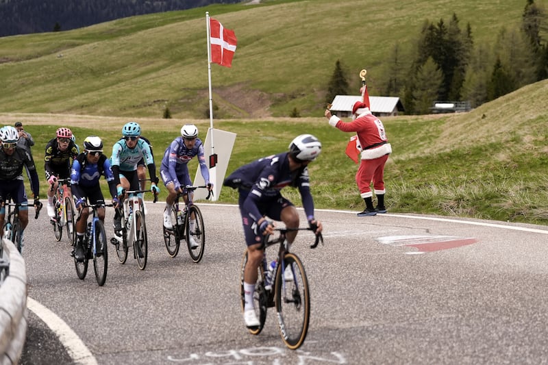 Giro 2024 tappa 17 Babbo Natale