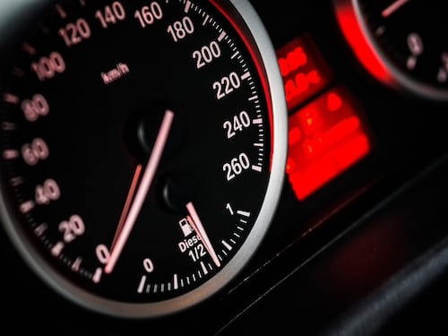 Rumeno ubriaco tampona auto a tutta velocità: muore 60enne