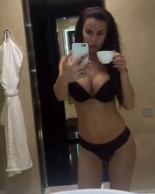 Antonella Mosetti hot in barca 18