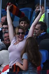 Claudia Gerini, tifosa hot allo stadio 6