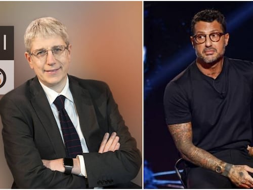 "Fuffaguru, parlano le tue condanne", "Incapace". Volano stracci tra Fabrizio Corona e Mario Giordano