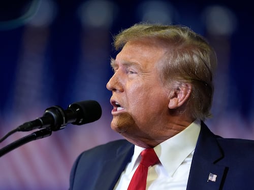 Trump: "La Russia attacchi chi non paga le spese Nato"