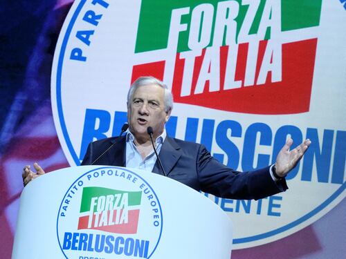 Tajani al consiglio di Fi: "No a derive anti-Ue, noi antidoto ai pacifinti"