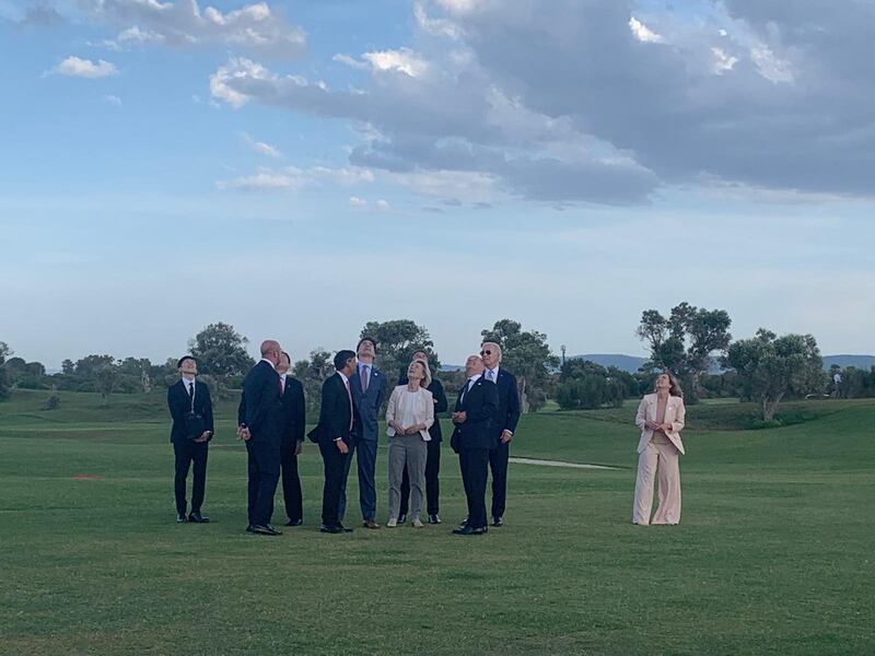 G7, i leader riuniti per la foto di gruppo 5