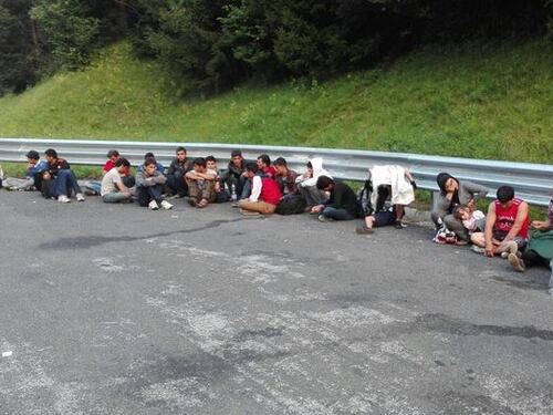 Tosi: "Non hai lo status di rifugiato? Rimpatrio immediato"