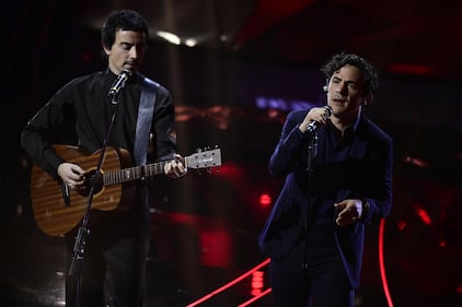 Sanremo 2024: ecco il look della quarta serata del Festival di Diodato 5