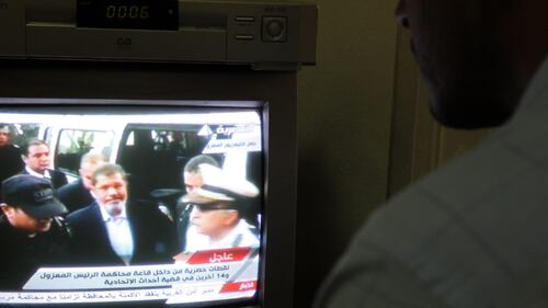 Egitto, Morsi riappare in pubblico per il processo 6