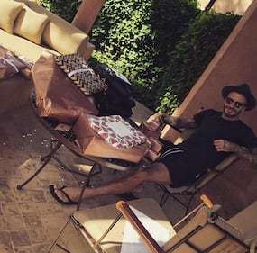 David Beckham, reunion delle Spice Girls per il compleanno 8