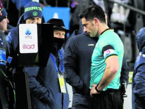 Svolta Var: l’arbitro spiegherà ai tifosi