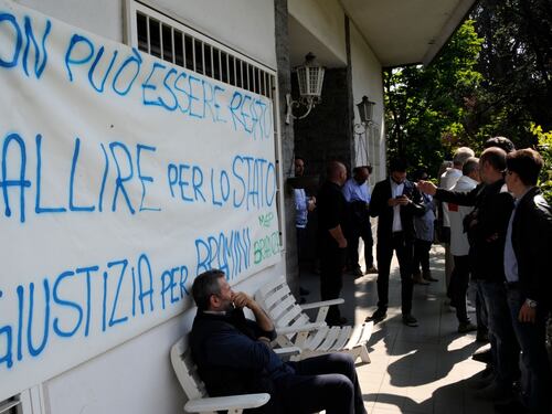 Fallisce perché lo Stato non paga: imprenditore sfrattato dagli ufficiali giudiziari