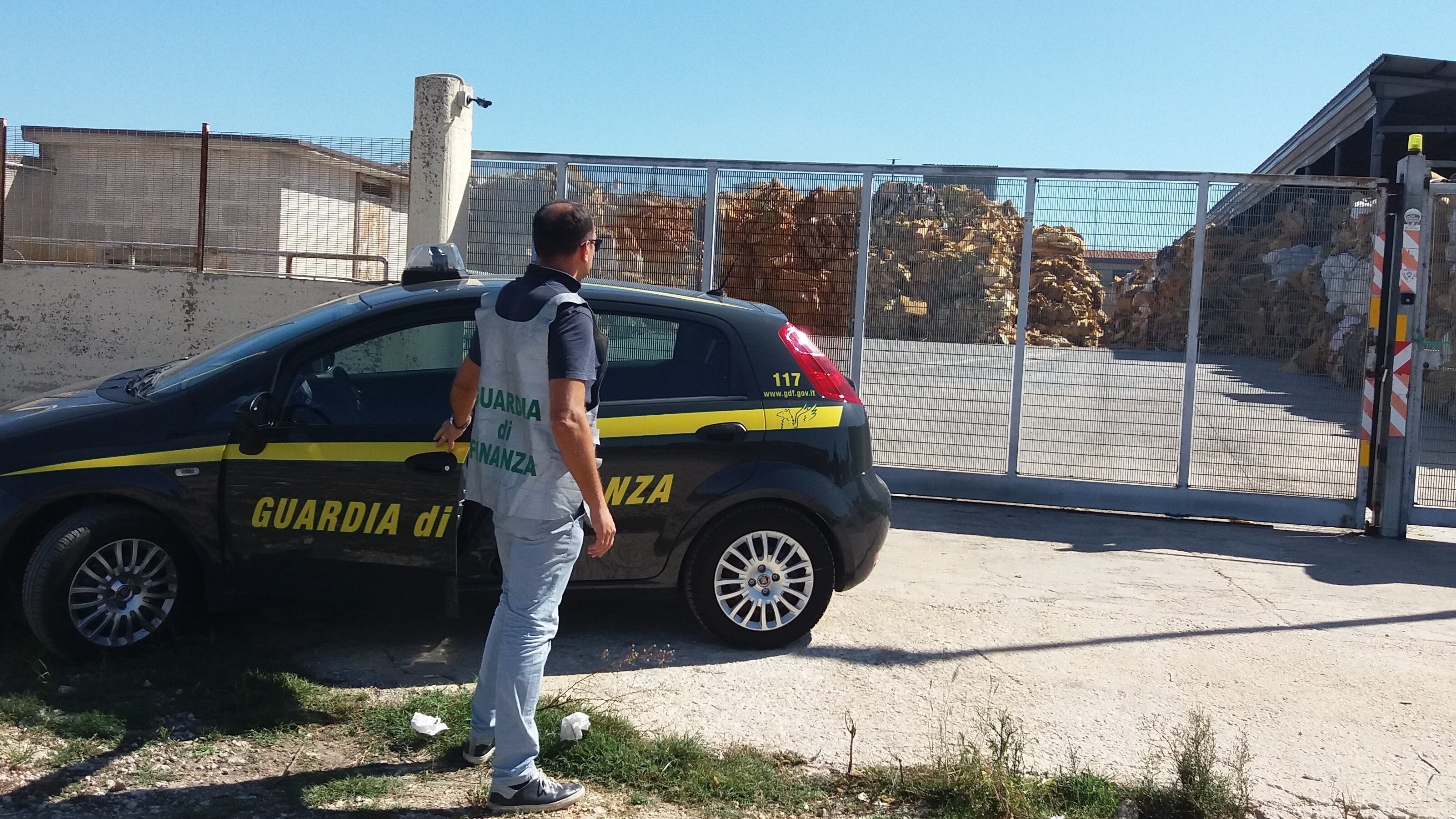 Discarica abusiva con oltre 1050 tonnellate di rifiuti speciali sequestrata ad Altamura