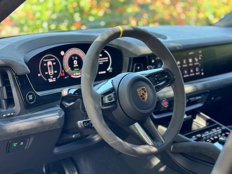 Porsche Cayenne Coupè GT: il video in pillole del super SUV ibrido da 740 CV 15