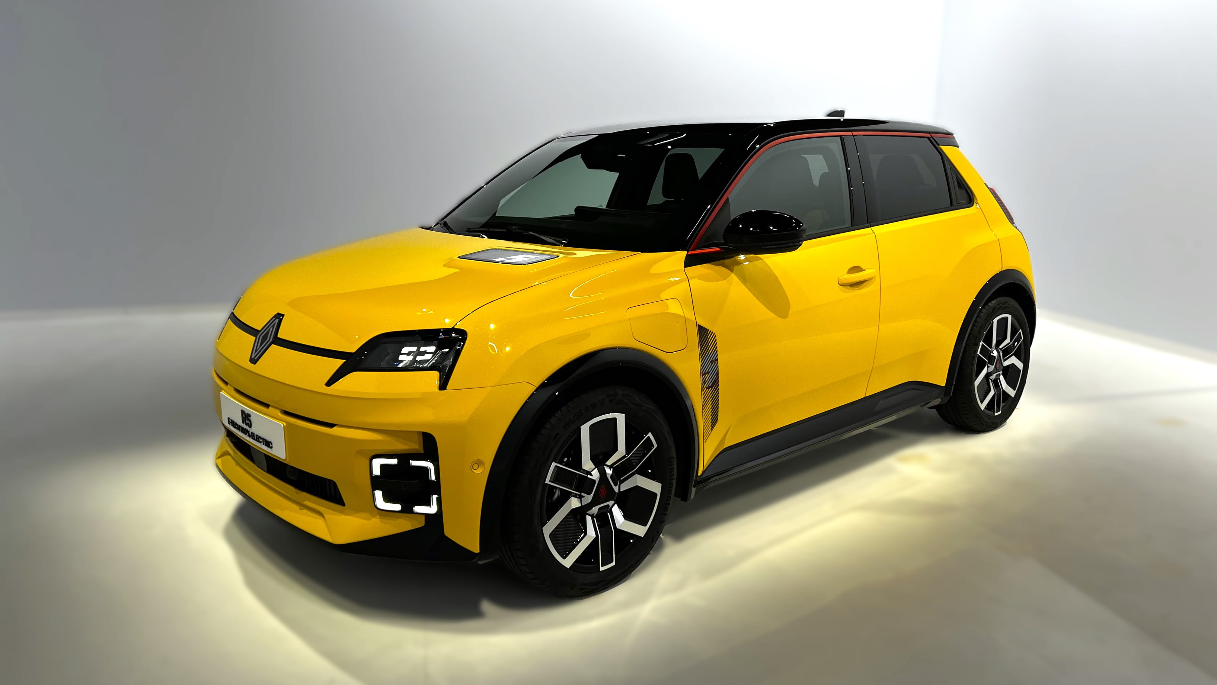 Renault 5 E-TECH Electric: l'anteprima dell'elettrica da meno di 25.000 euro