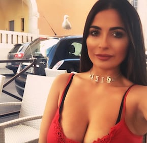 Alessia Magari hot, esplosiva in bikini 17