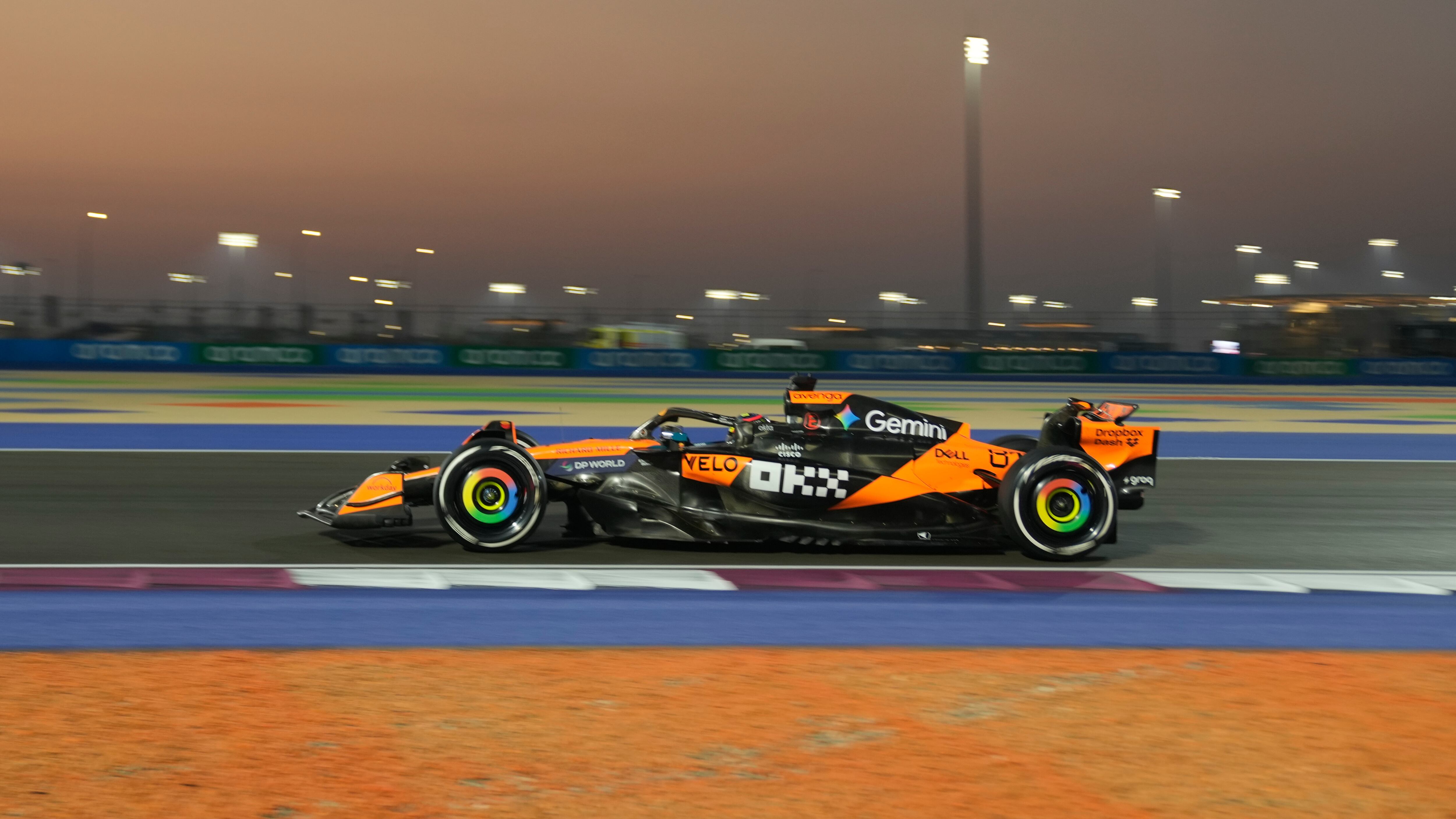 F1, a Piastri la pole della sprint race in Qatar: crisi Verstappen, disastro Ferrari