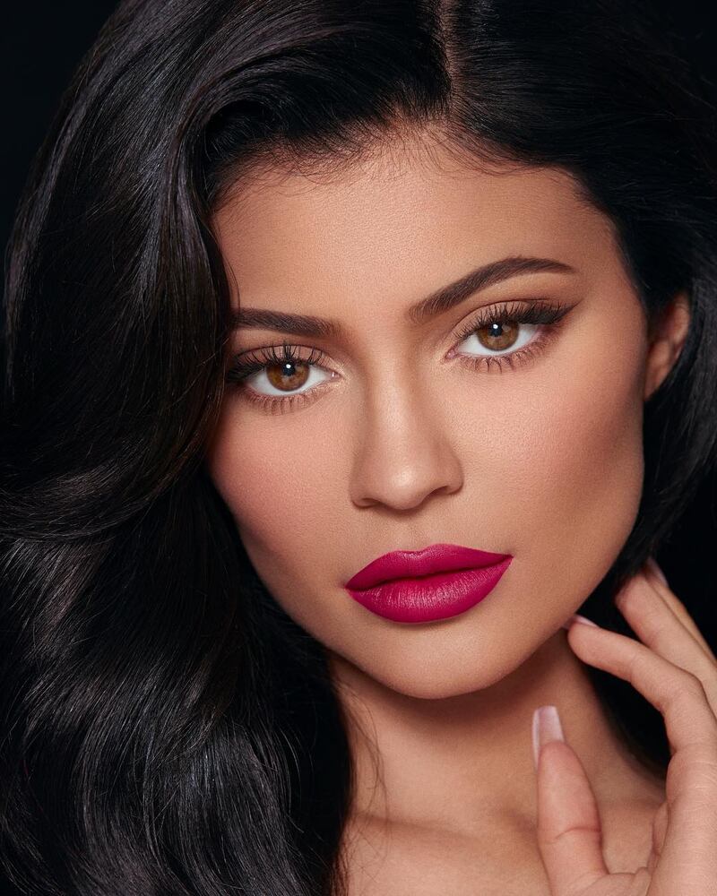 Kylie Jenner mostra il suo lato B perfetto e sfida la sorella Kim Kardashian 5