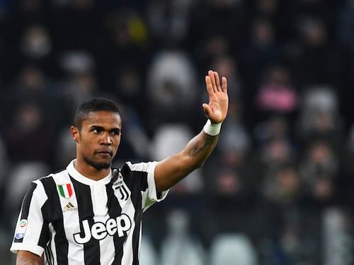 Juventus, incidente stradale per Douglas Costa