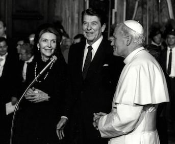 Addio all'ex first lady Nancy Reagan, vedova di Ronald Reagan 6