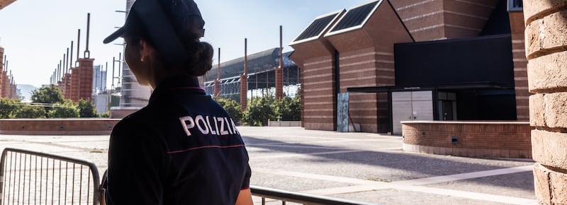 Violenta una 13enne ma il giudice libera il bengalese perché “dispiaciuto”. Nordio invia gli ispettori. Il disappunto di Meloni