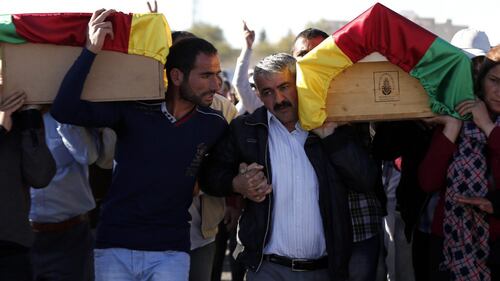 Le bare di combattenti curdi, uccisi a Kobane negli scontri con l'Is 2
