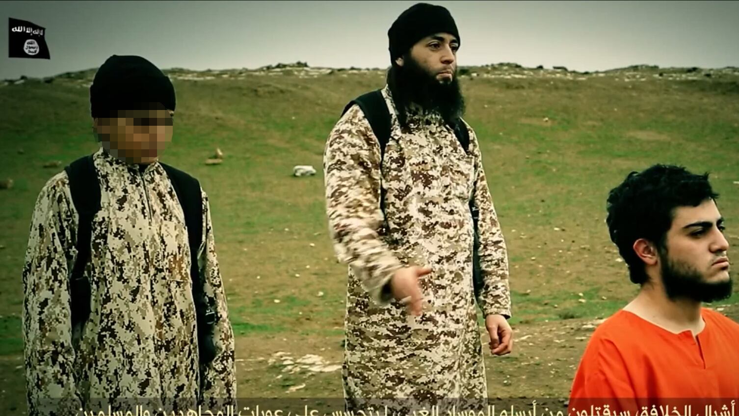 L'Isis arma un bambino per uccidere un prigioniero. "Agente del Mossad"