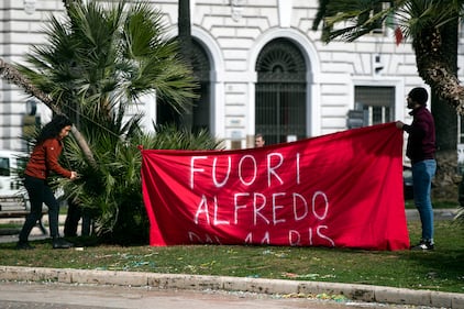 Anarchici davanti al palazzo della Cassazione di Roma 7