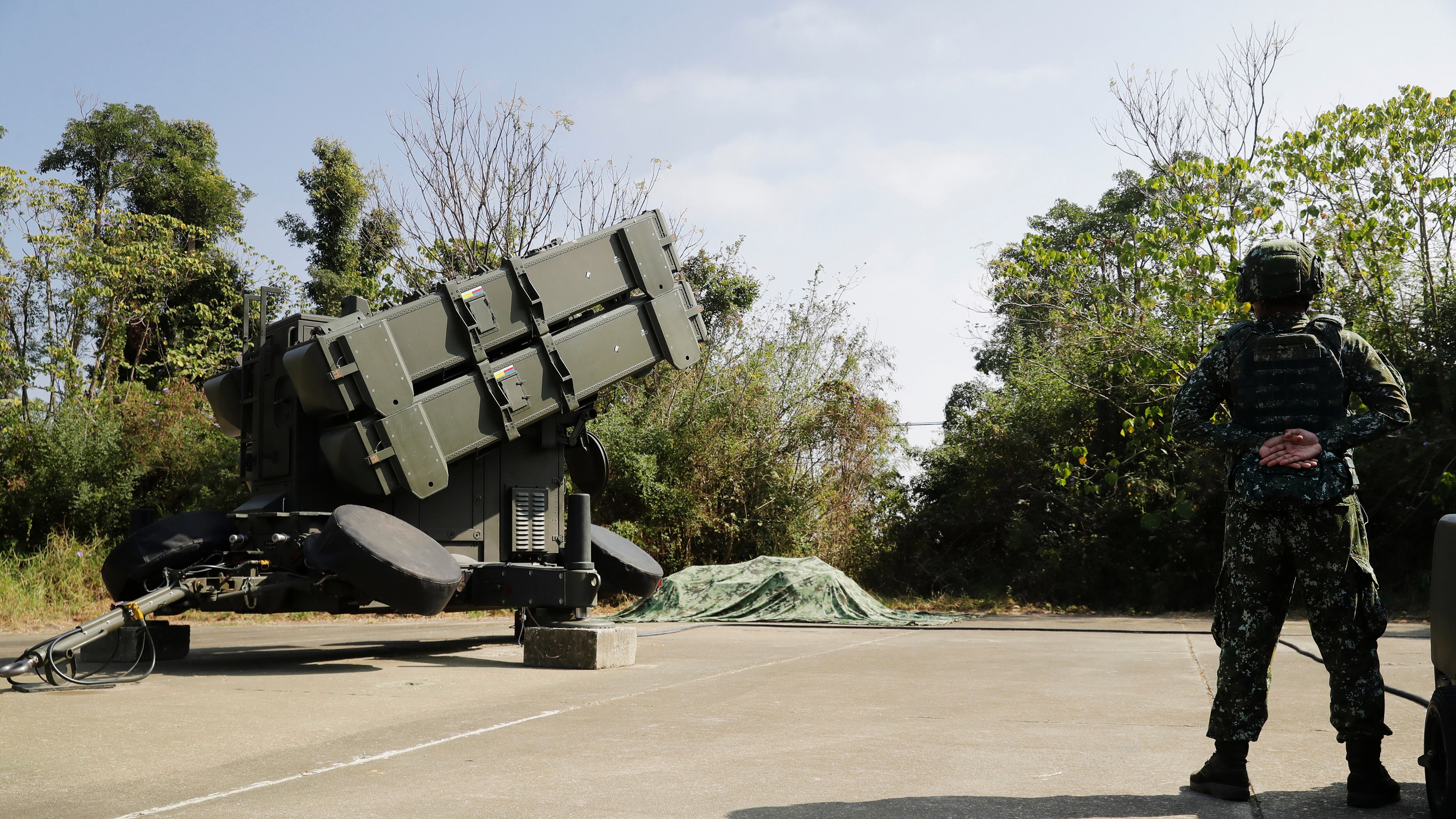 Spunta il nuovo missile segreto degli Usa: l’AIM-260 cambia la guerra nei cieli