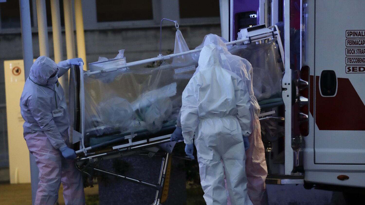 Tutta la verità sui contagi: "Il virus? Così l'Italia è stata colpita alle spalle"