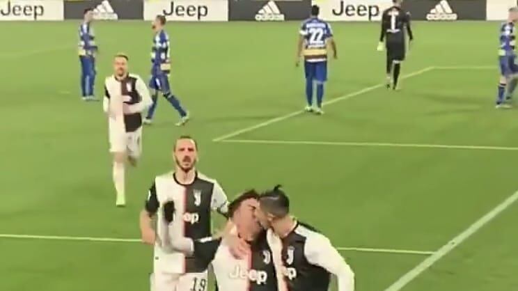 Napoli fa ancora male. Sarri non solo psicologo: "Questione di testa ma..."