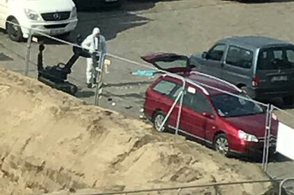 Anversa, tenta di travolgere la folla con l'auto 2