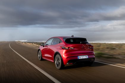 Renault Clio E-Tech: guarda tutte le foto 2