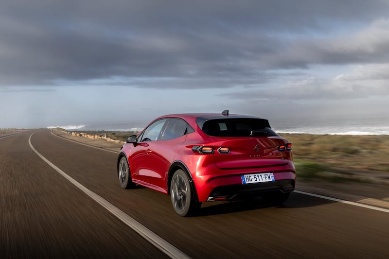 Renault Clio E-Tech: guarda tutte le foto 2