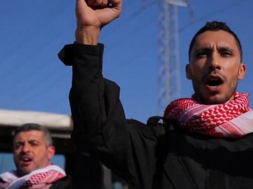 Attacchi nei bus israeliani: la nuova strategia di Hamas in un video