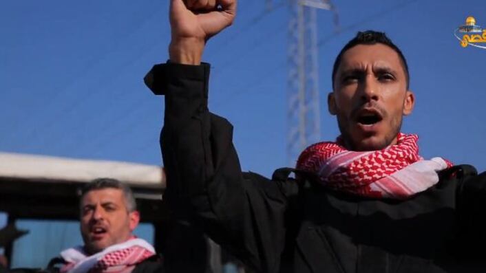 Attacchi nei bus israeliani: la nuova strategia di Hamas in un video