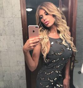 Paola Caruso, scollatura sexy 20