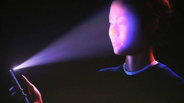 iPhone, Apple si gioca l’"X" lo smartphone che ci guarda
