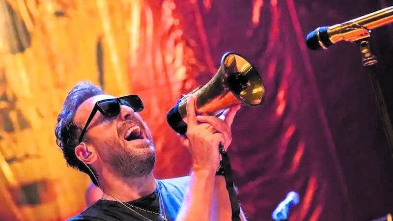 Cesare Cremonini: “Con gli algoritmi la musica non è mai stata così imprigionata”