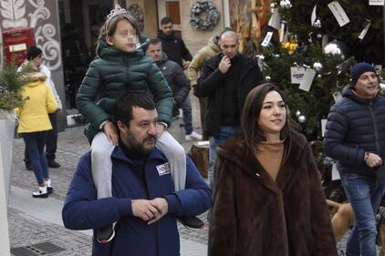Il leader della Lega a Bormio con figlia e fidanzata 3