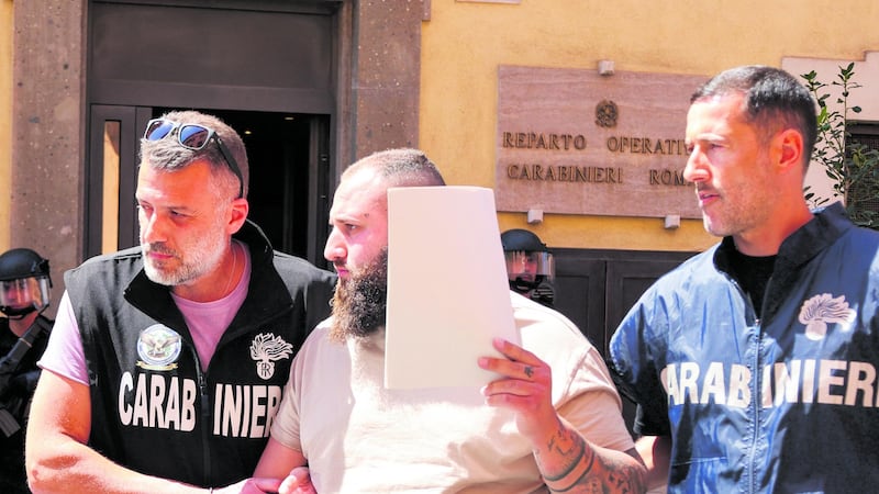 I bombaroli ora vuotano il sacco, poi toccherà a Lavitola