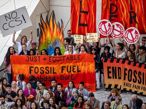 Il petrolio resta indigesto. Alla Cop28 si litiga ancora