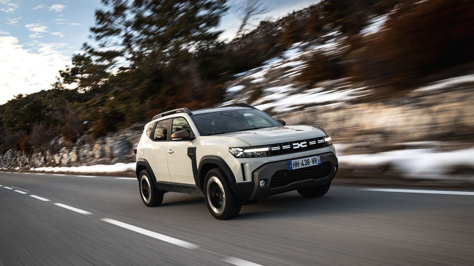 Dacia Duster, primo contatto con il SUV che abbina il 4x4 con l’ibrido - GPL