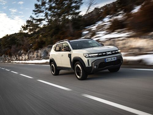 Dacia Duster, primo contatto con il SUV che abbina il 4x4 con l’ibrido - GPL