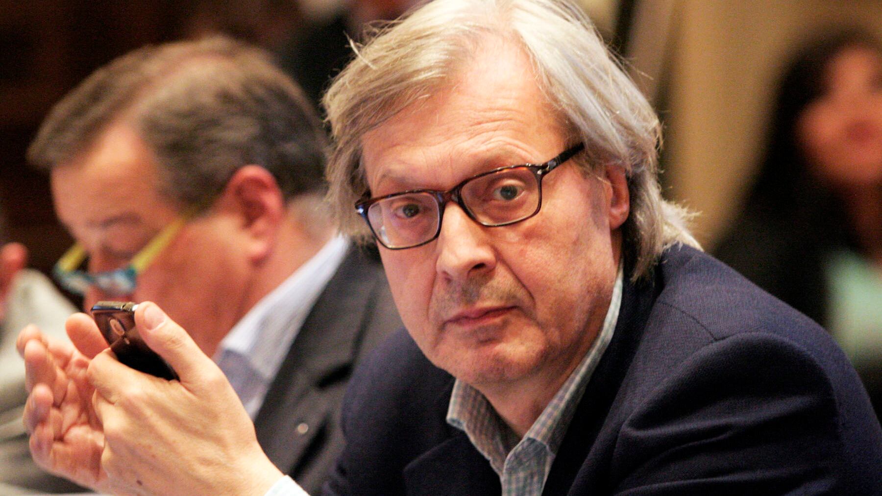 Vittorio Sgarbi si candida a governatore della Sicilia