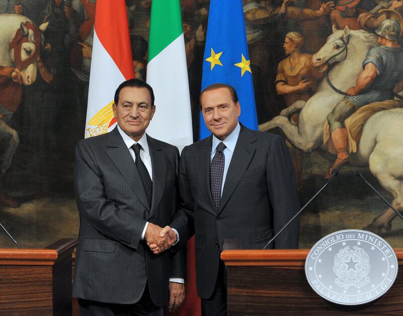 Le strette di mano del Cavaliere che Di Maio snobba 8