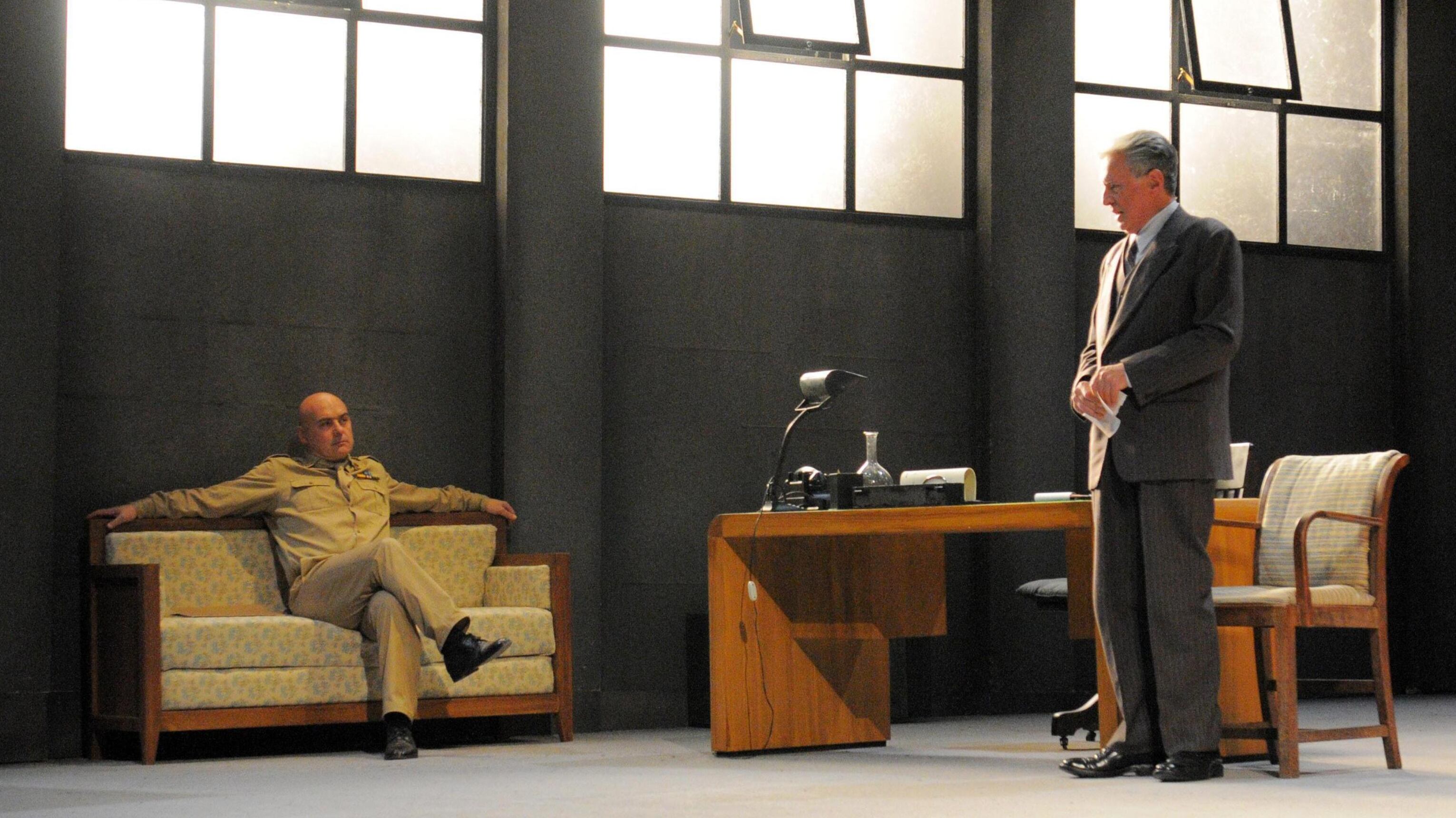 Luca Zingaretti a teatro ricorda troppo Montalbano