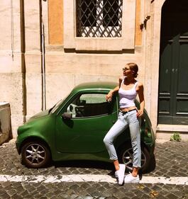 Gigi Hadid nuda sul cavallo 4